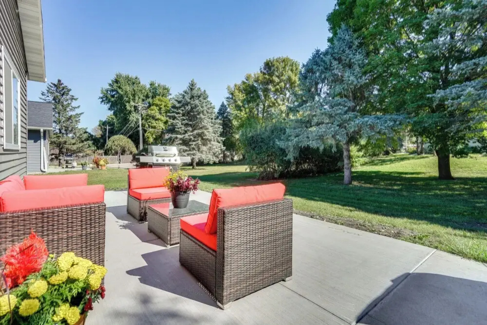 Mankato Getaway w/ Game Room & Salt Water Hot Tub!