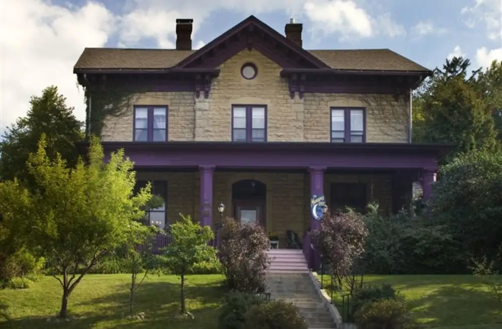 Moondance Inn Bed & Breakfast