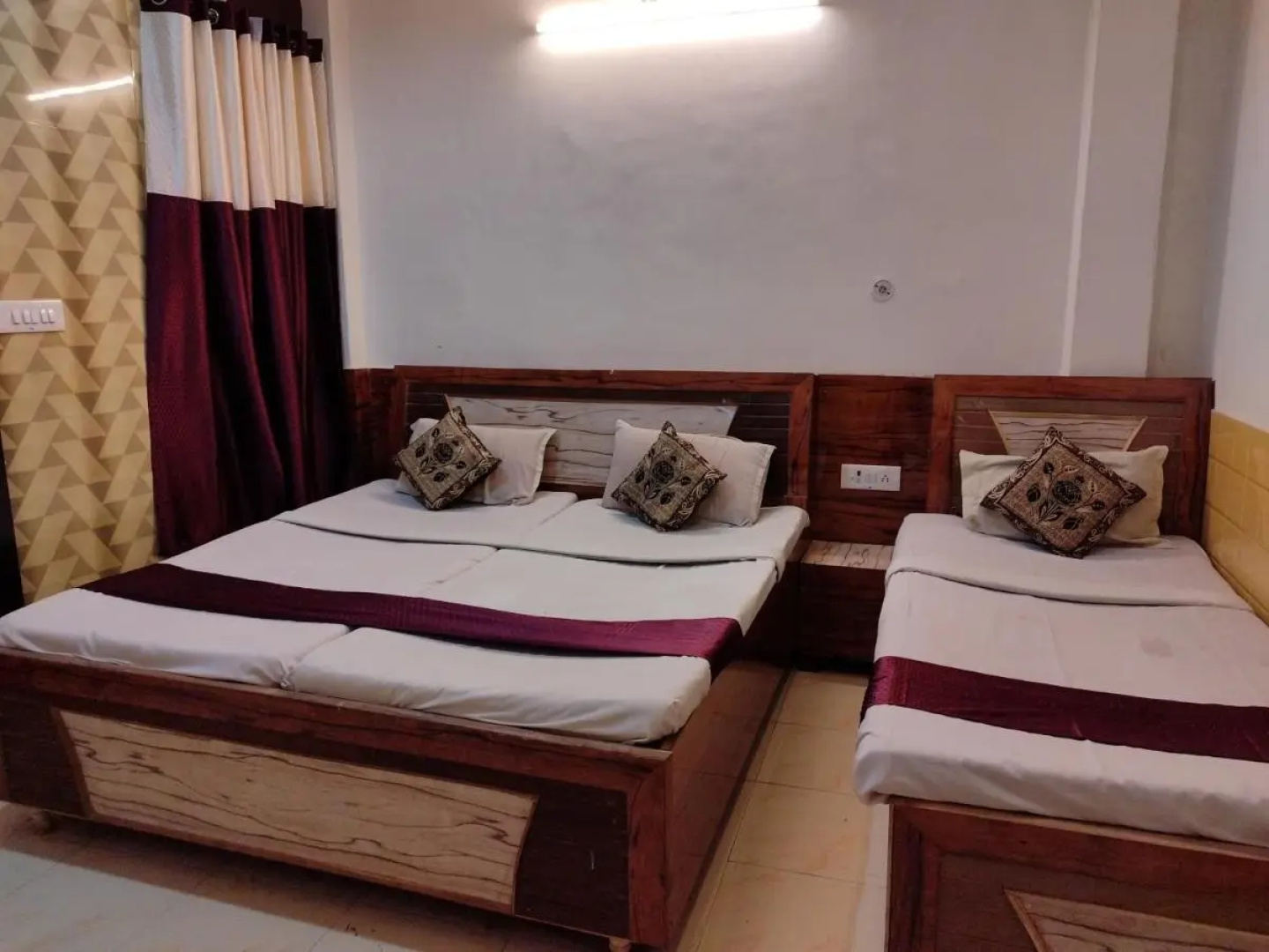 Shraddha Hotel