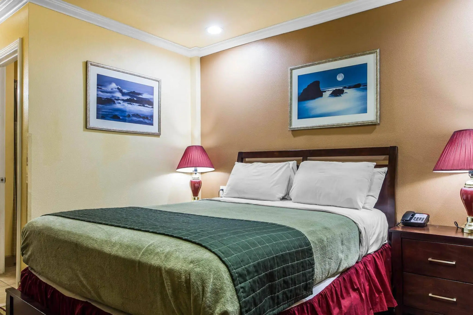 Rodeway Inn & Suites Oakland