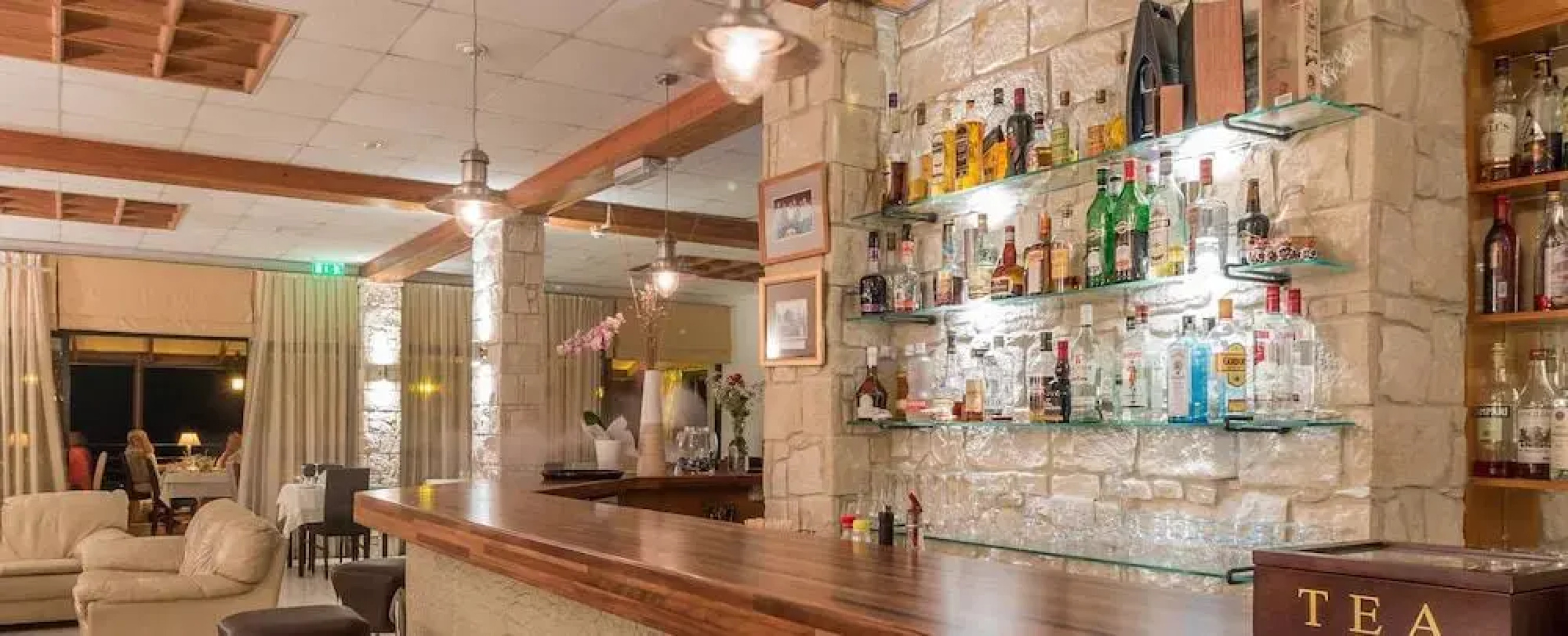 Hill View Restaurant & Apartments