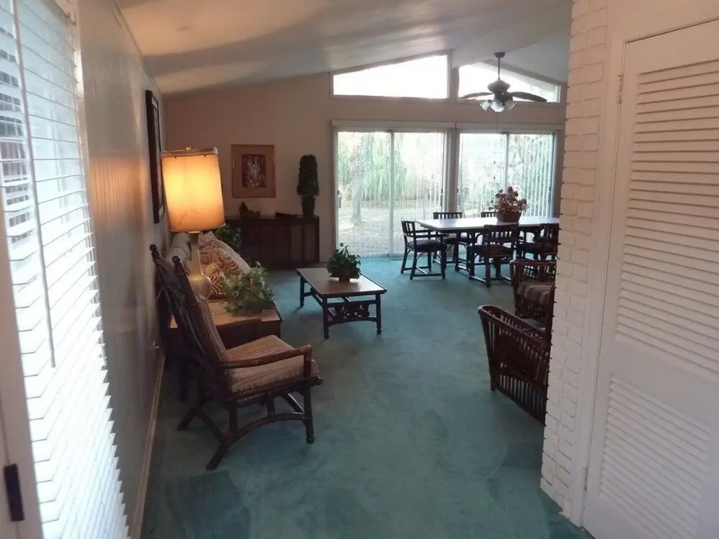 A Beachfront Palm House 5 Bedroom Home