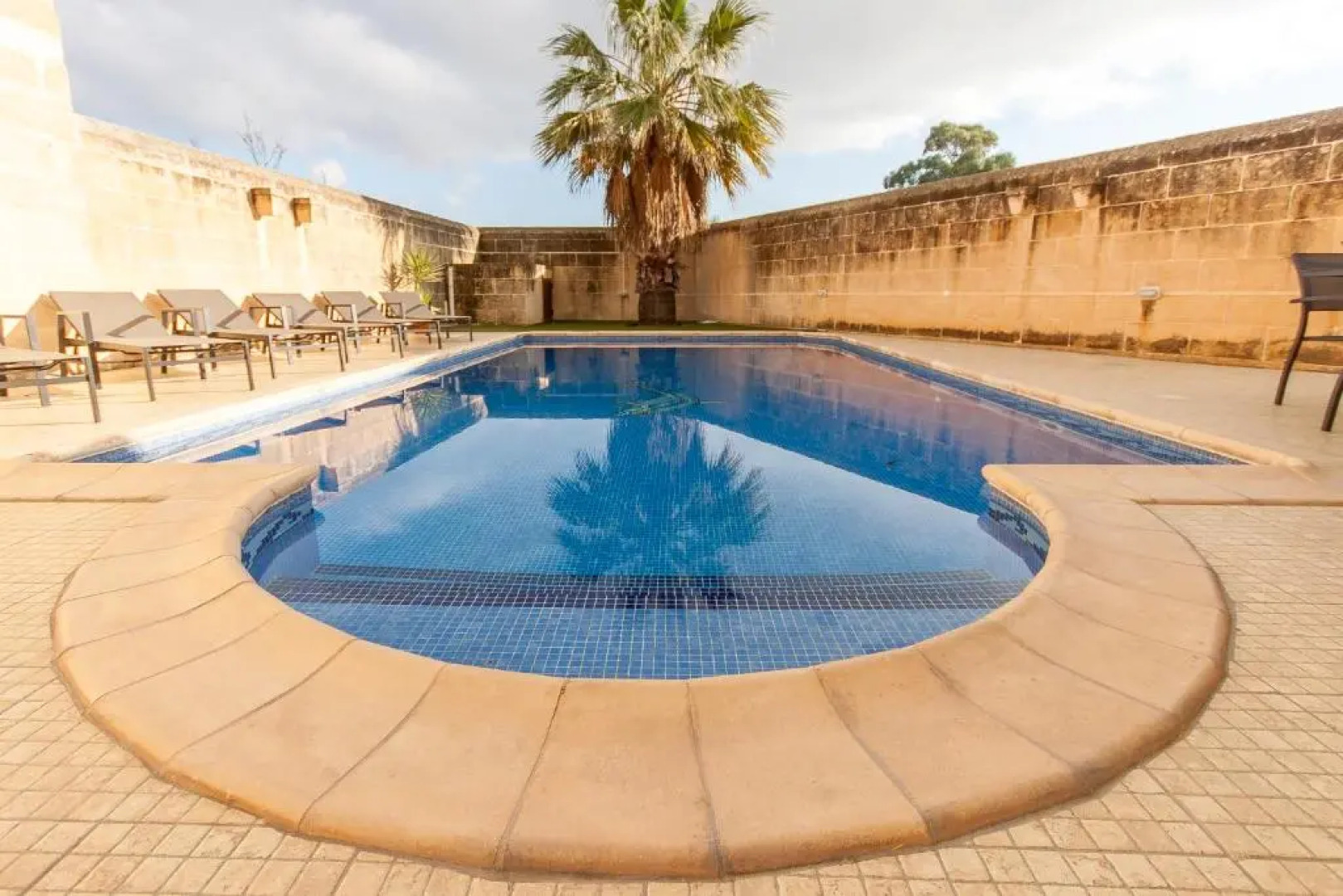 Centre Island Gozitan Farmhouse & Pool