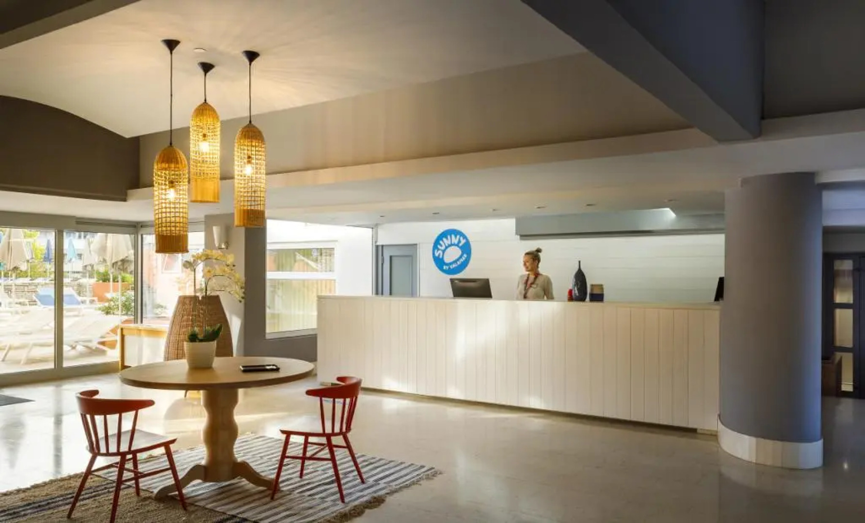 Miramar Sunny Hotel & Residence