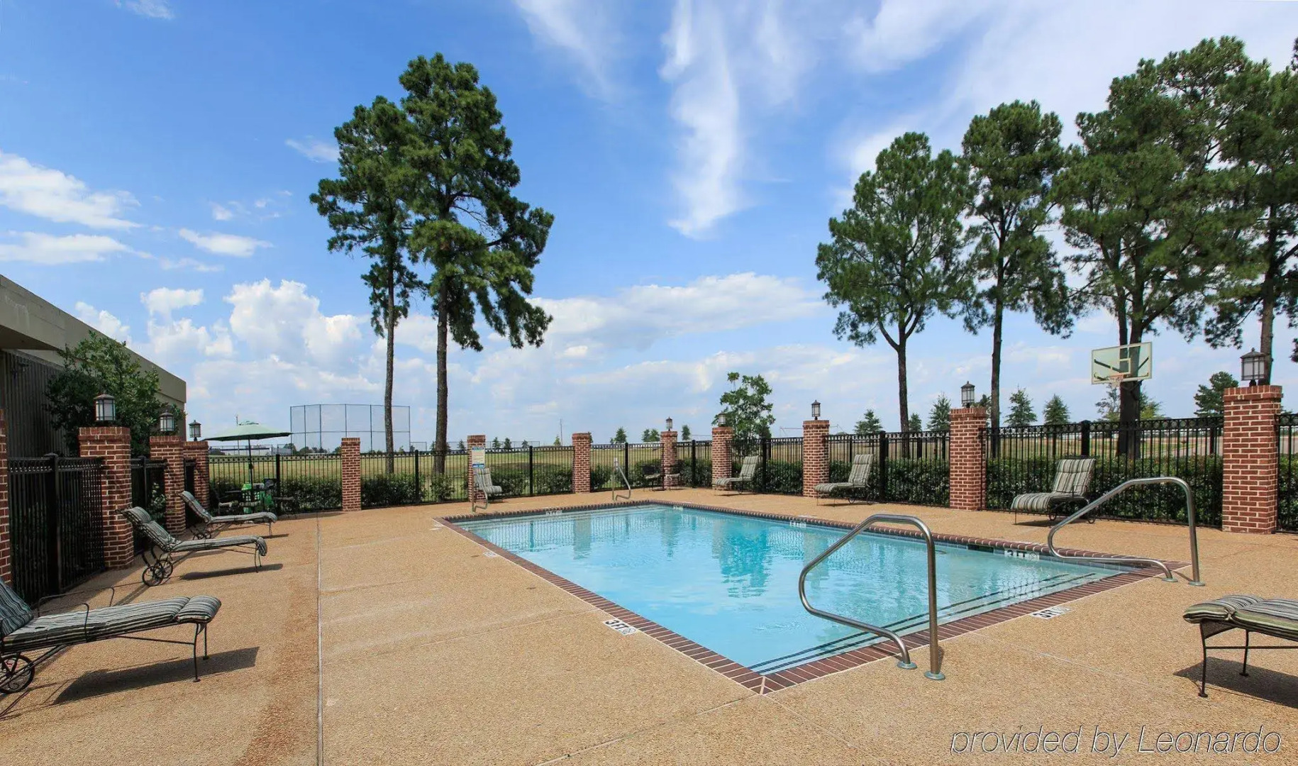 Historic Whispering Woods Hotel & Conference Center