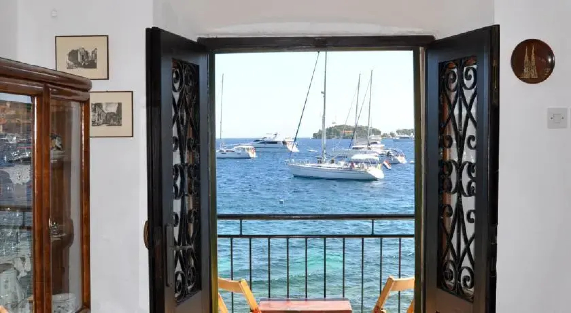 Apartment By The Sea