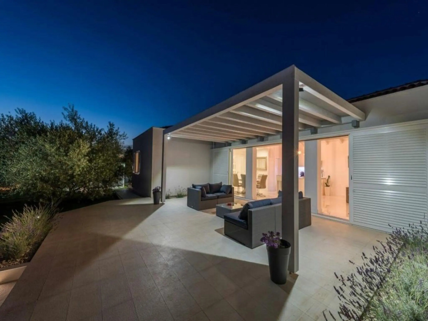 Villa in Debeljak With Pool Near the Sea
