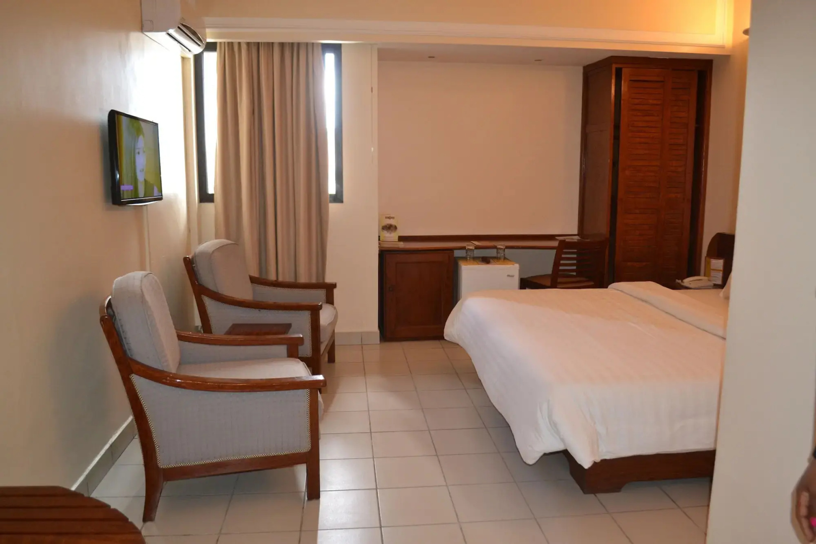 Planet Hotel