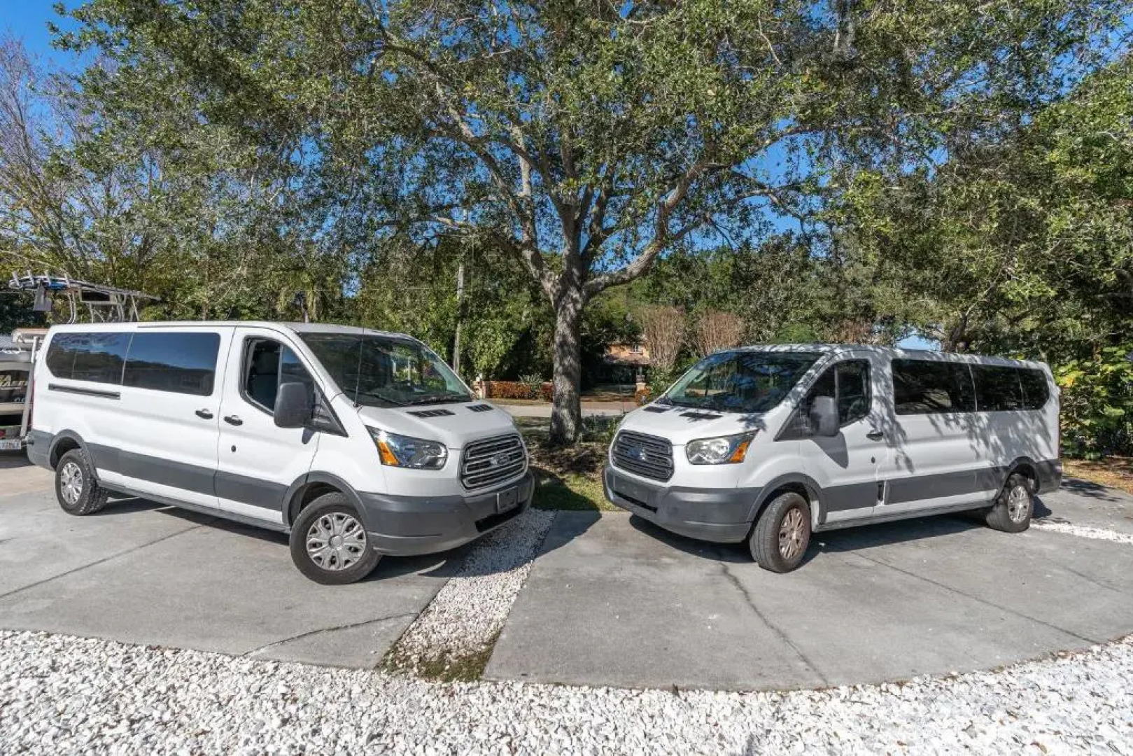 Beautiful home- Private getaway-Heated Pool/Hottub