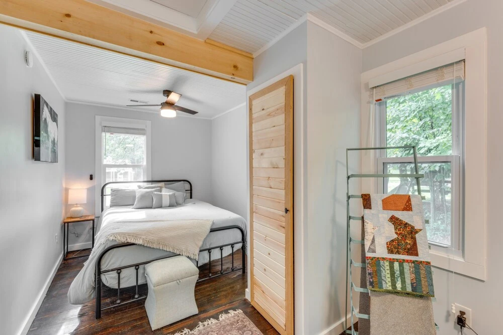 Welcoming Williams Bay Cottage w/ Deck & Fire Pit!