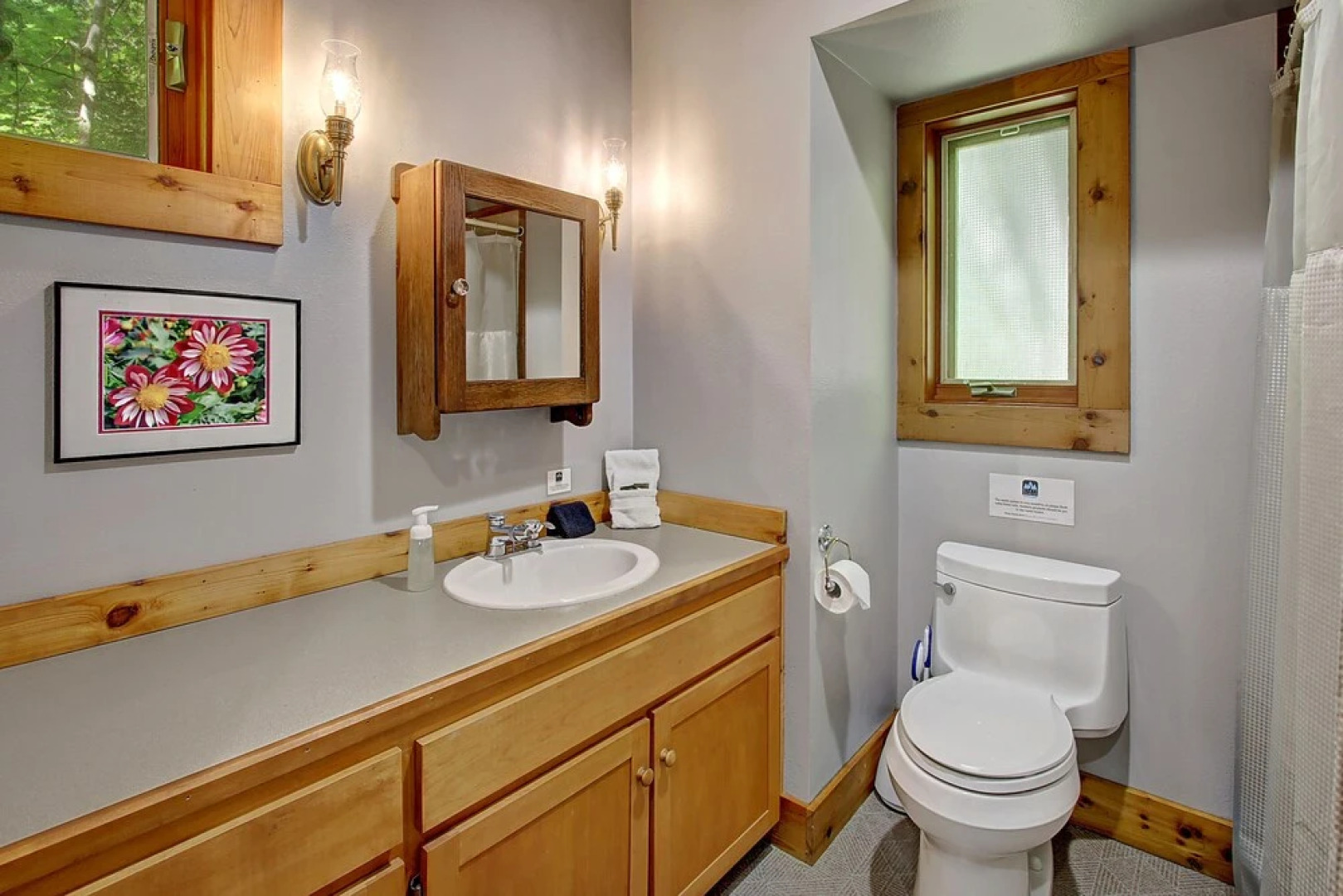 Barrel House at Timberlane Village - Two Bedroom Home with Hot Tub