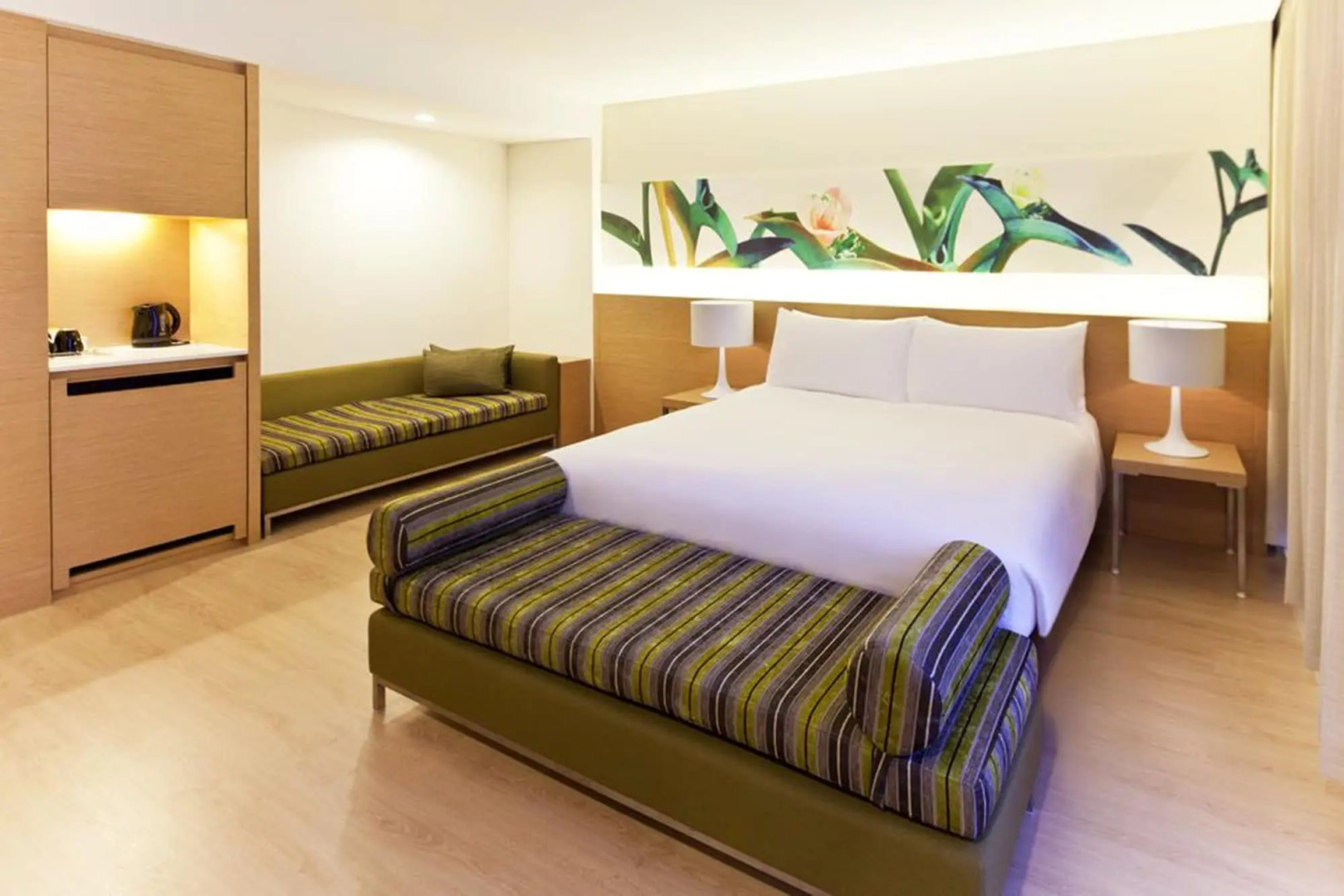 VELA Dhi GLOW Pratunam