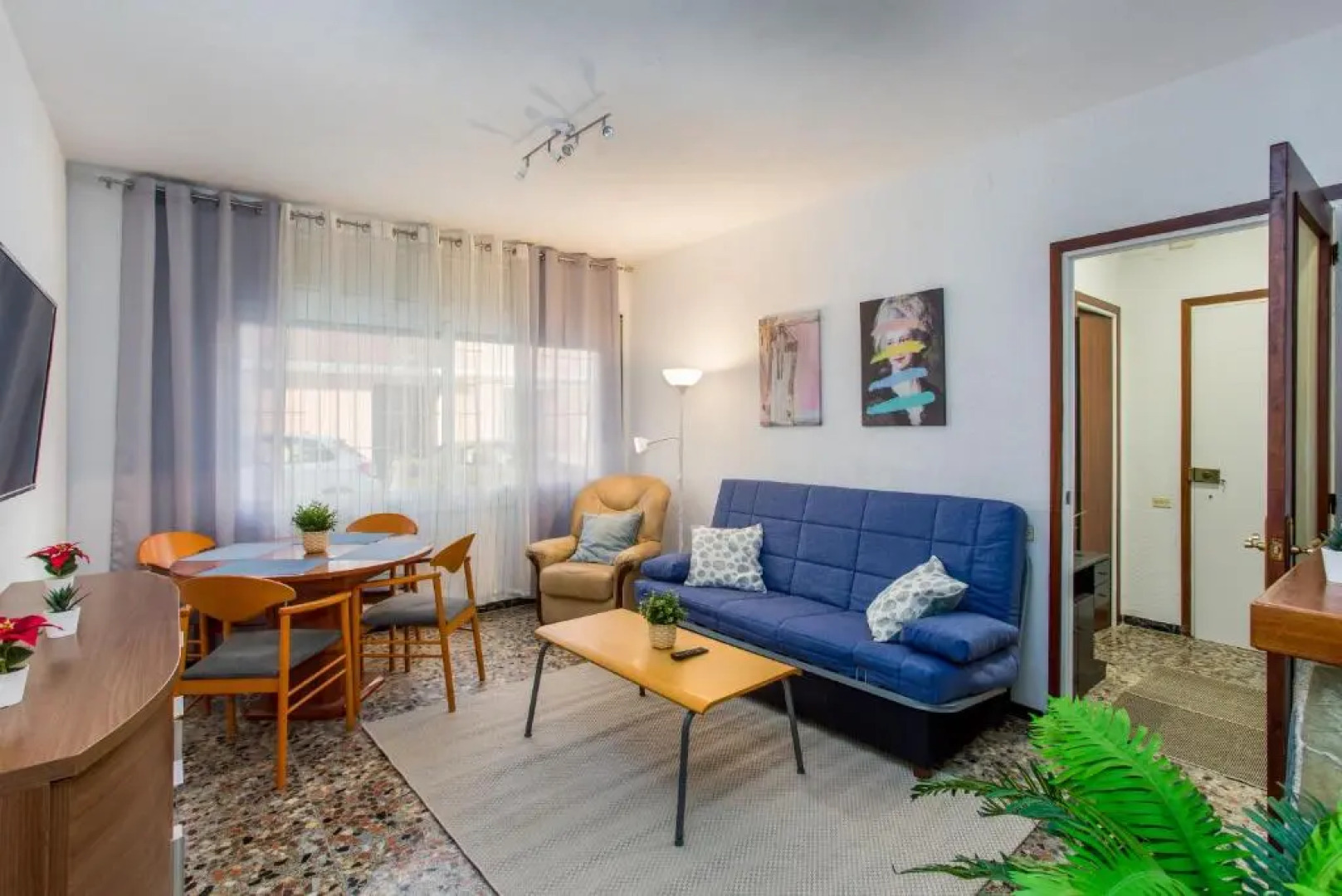 Barcelona coast apartment - only 5 minutes to the beach