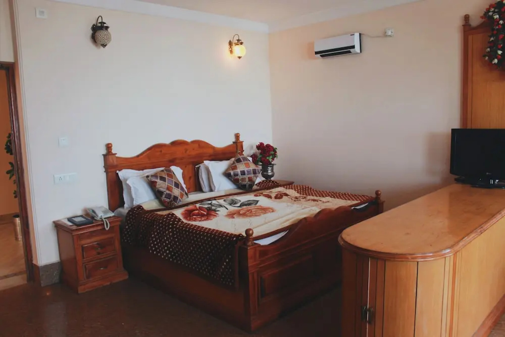 Hotel Asian Plaza Mcleodganj