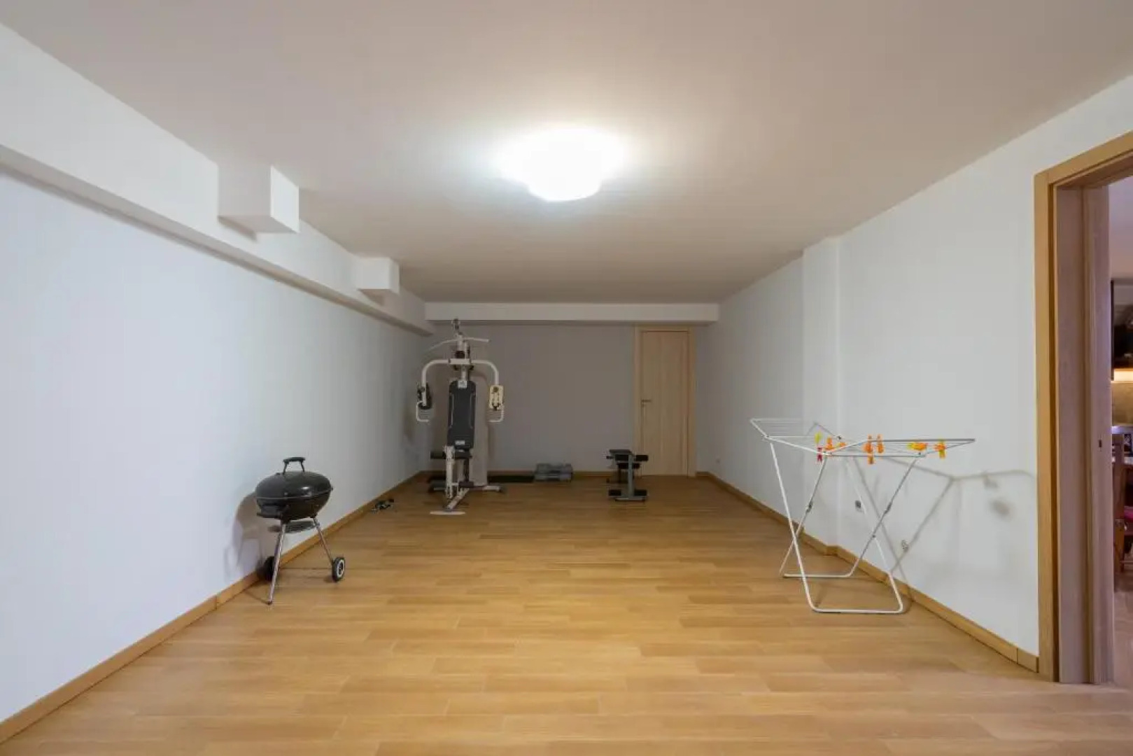 Intera villa con 2 bagni 4 camere da letto e box auto