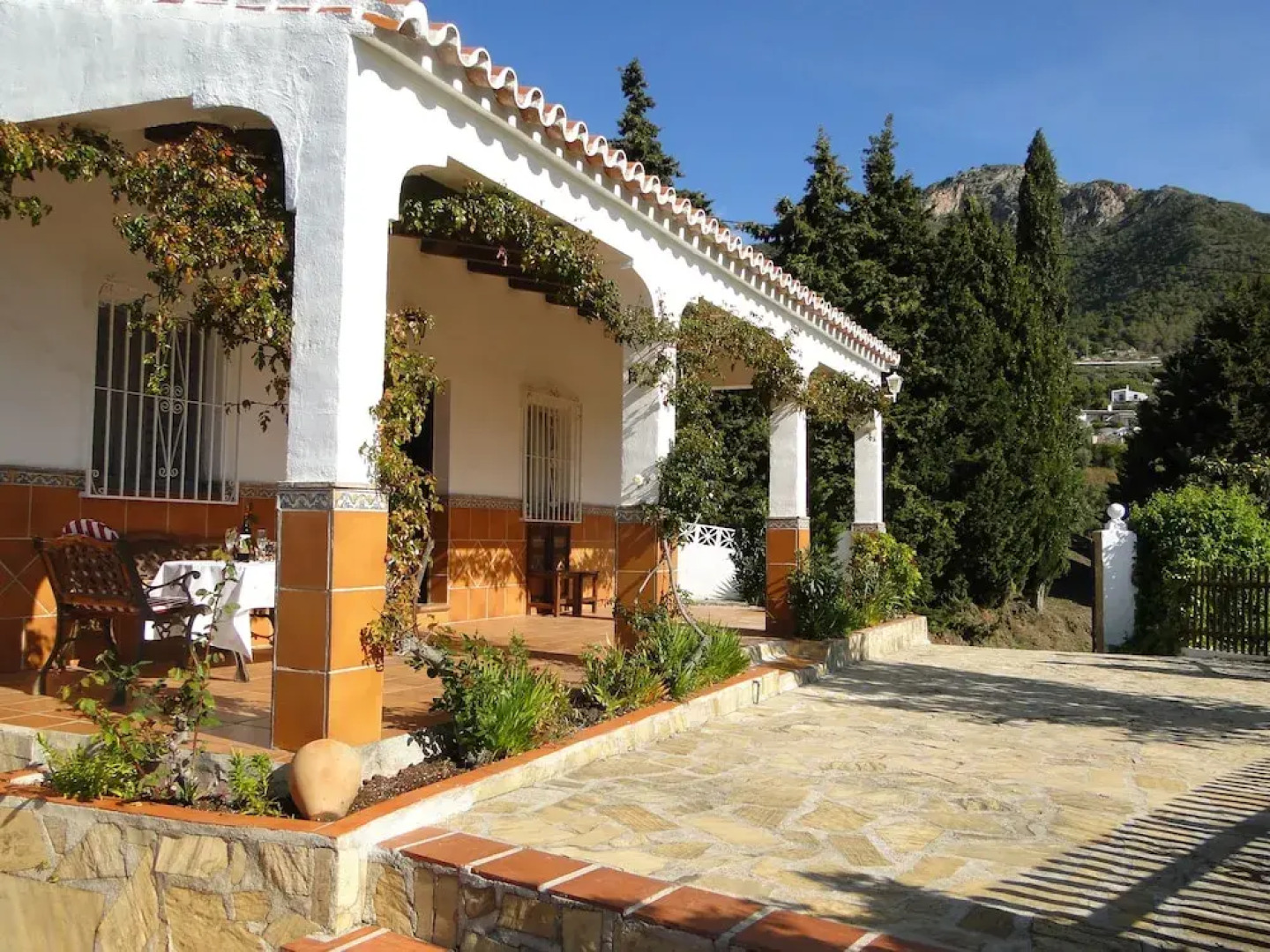 Villa Piedra Blanca