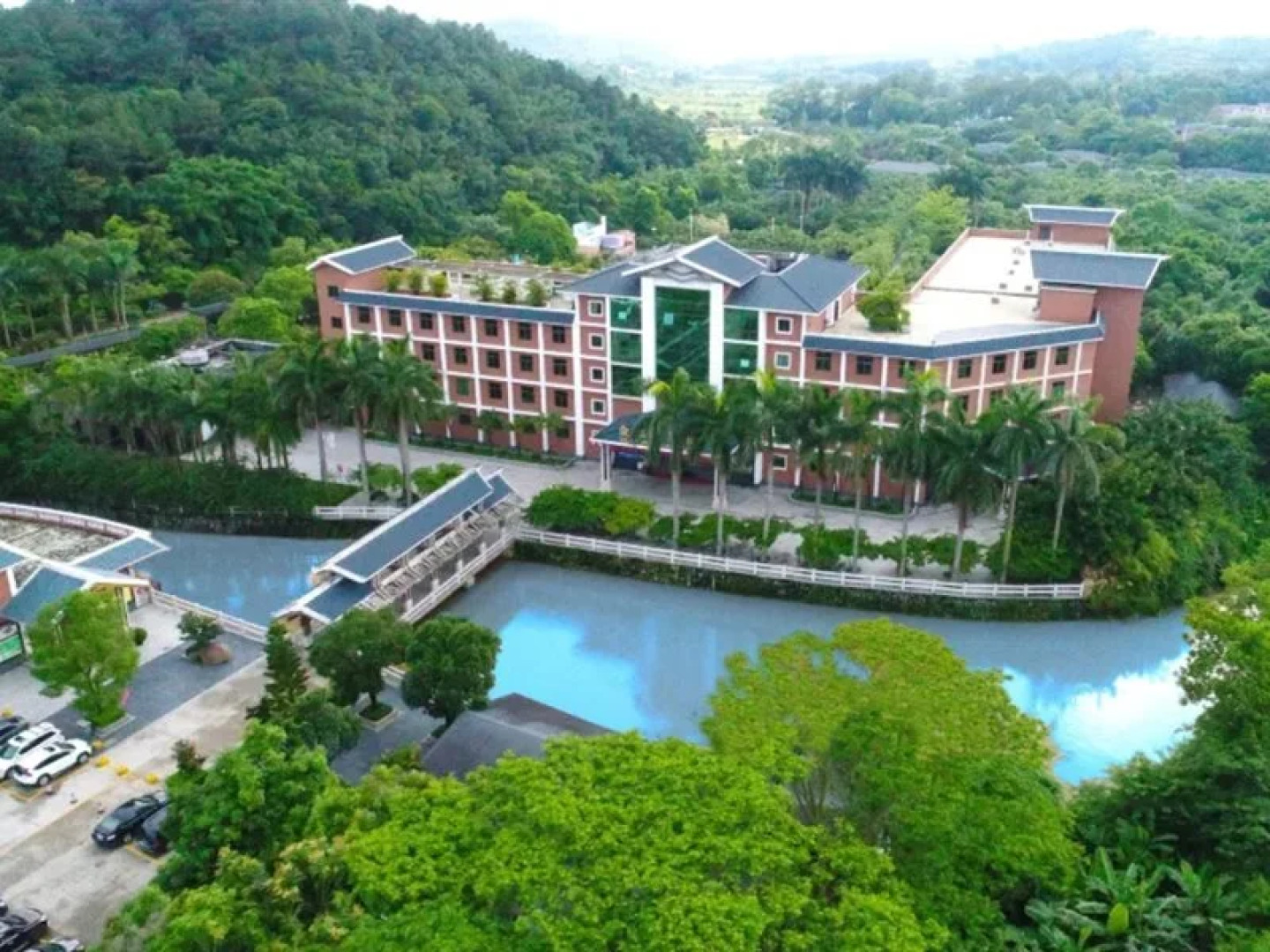 Golden Shuitai Hot Spring