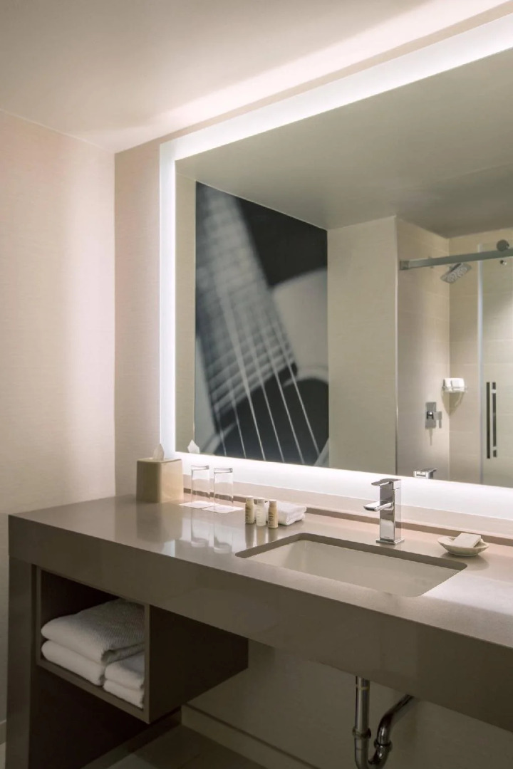 Renaissance Austin Hotel