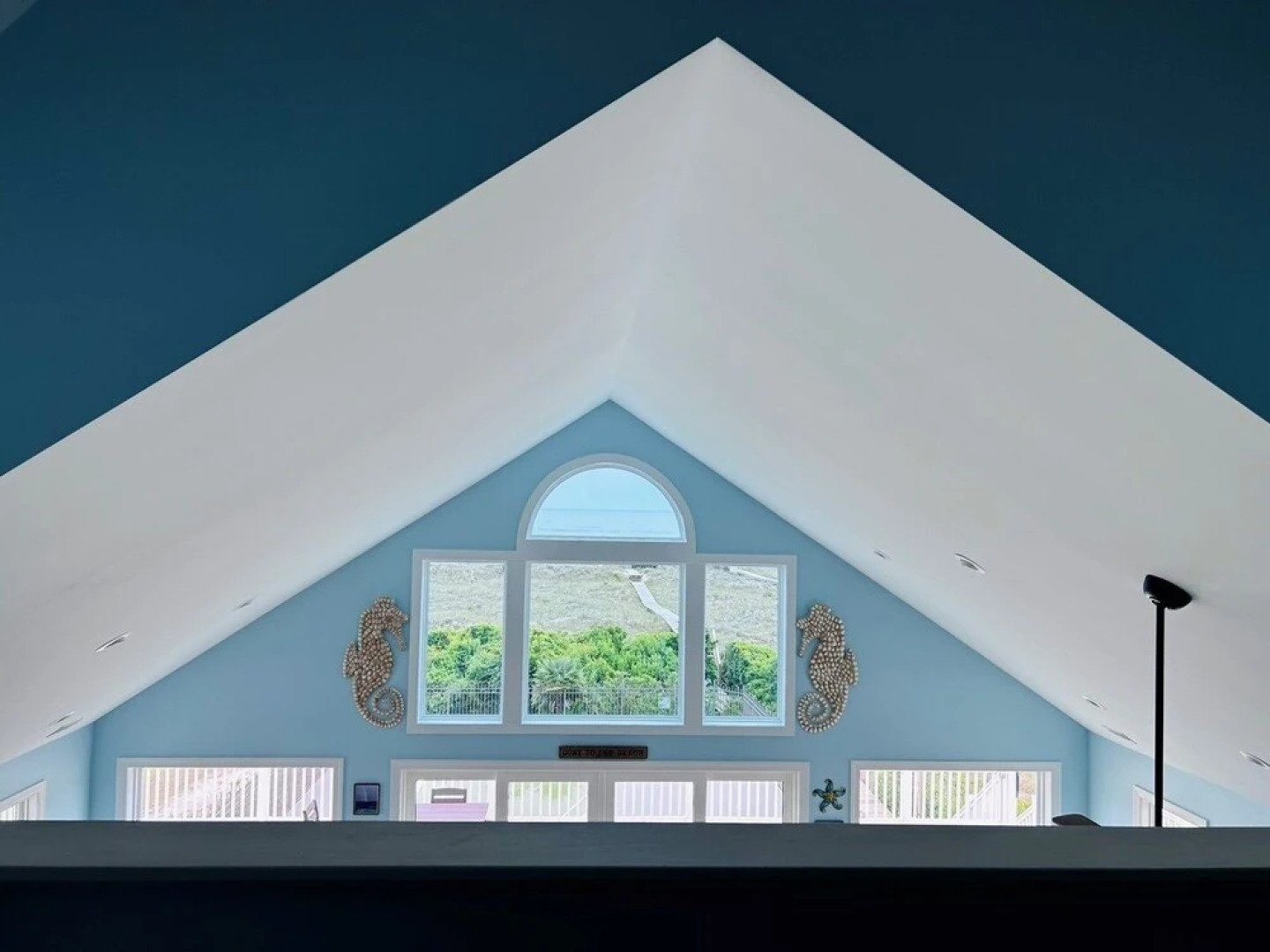 Serenity's Star 4 Bedroom Home by RedAwning