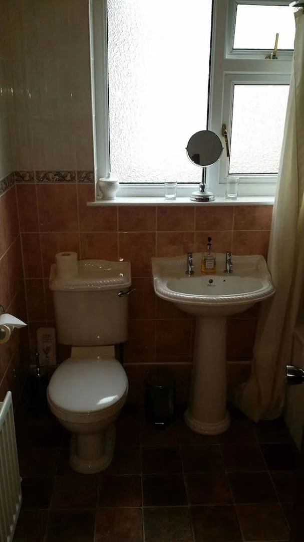 Ashbank Lodge Bed and Breakfast