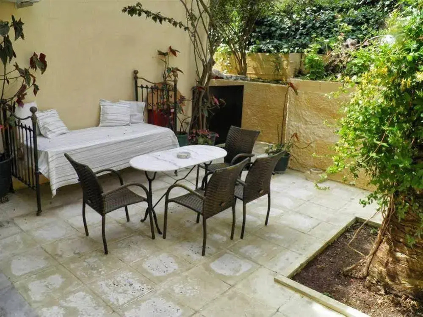 Veroniki Studios & Apartments