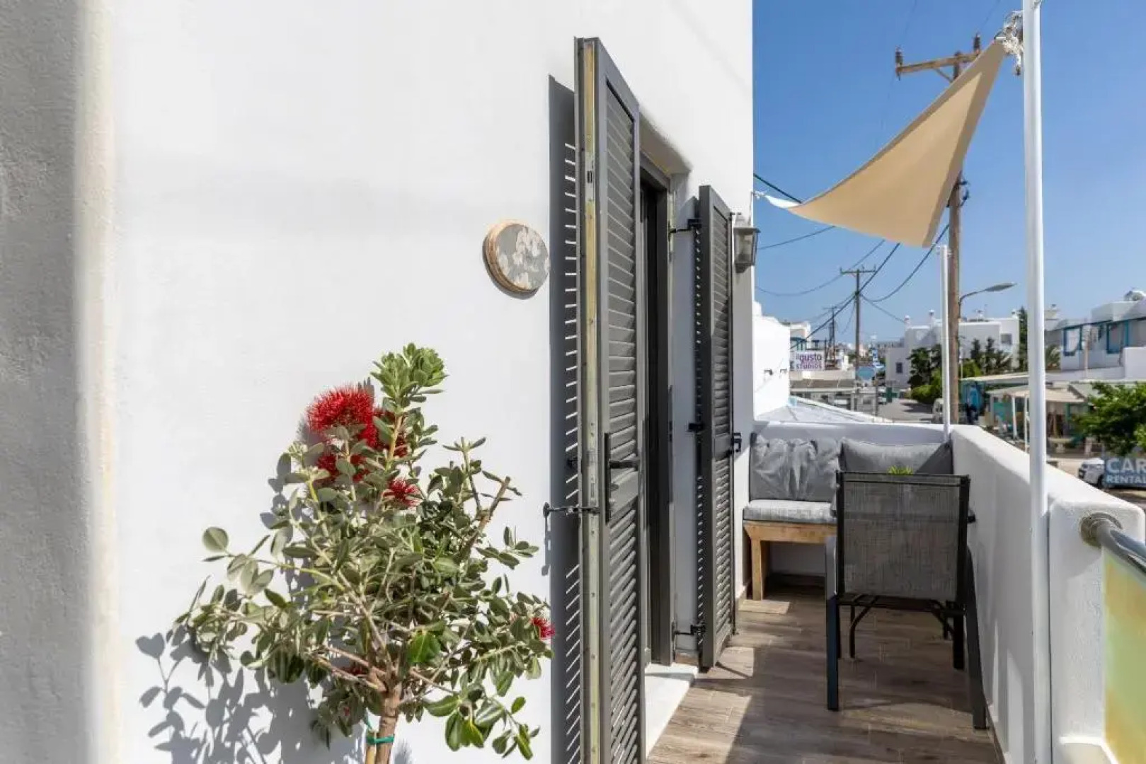 Naxos Petite Studios