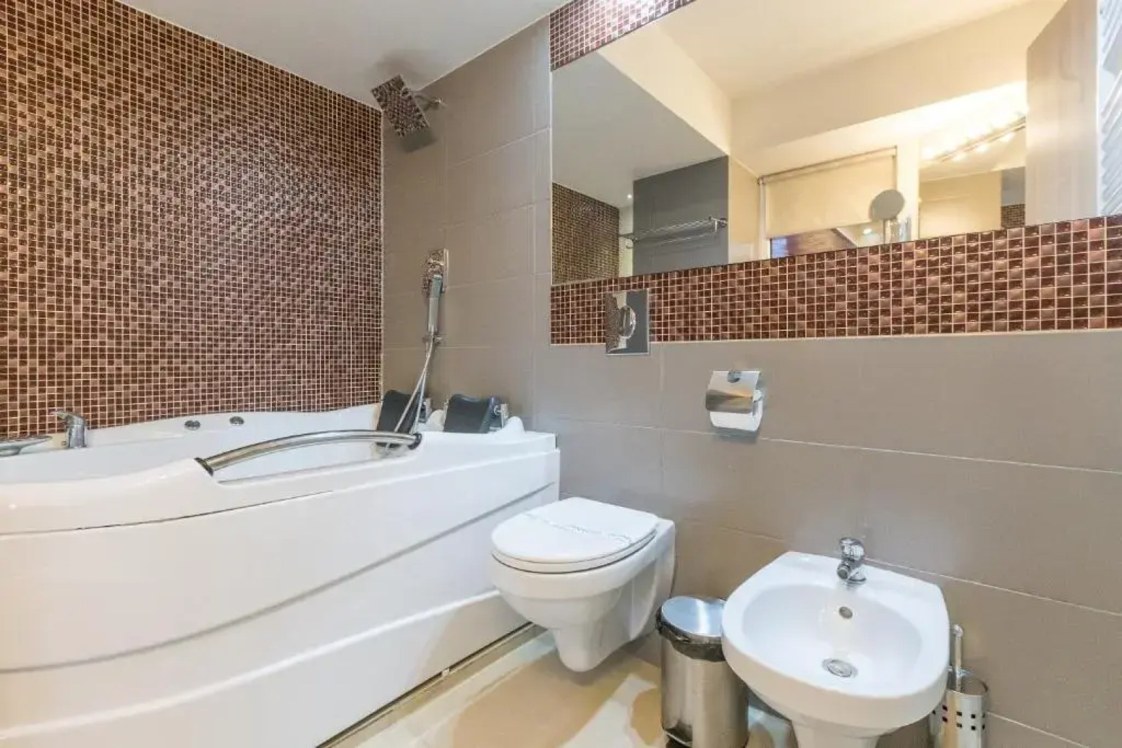 Bacolux Craiovita Hotel & Events