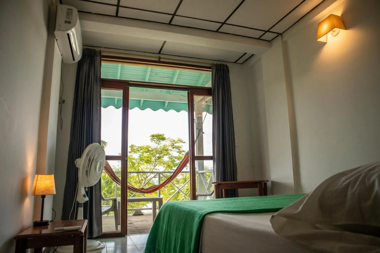 South West Bay Cabañas