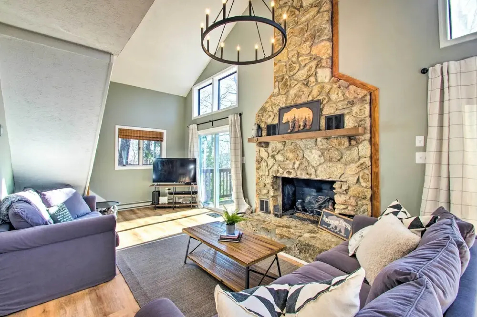 Wintergreen Resort Retreat - Walk to Slopes!