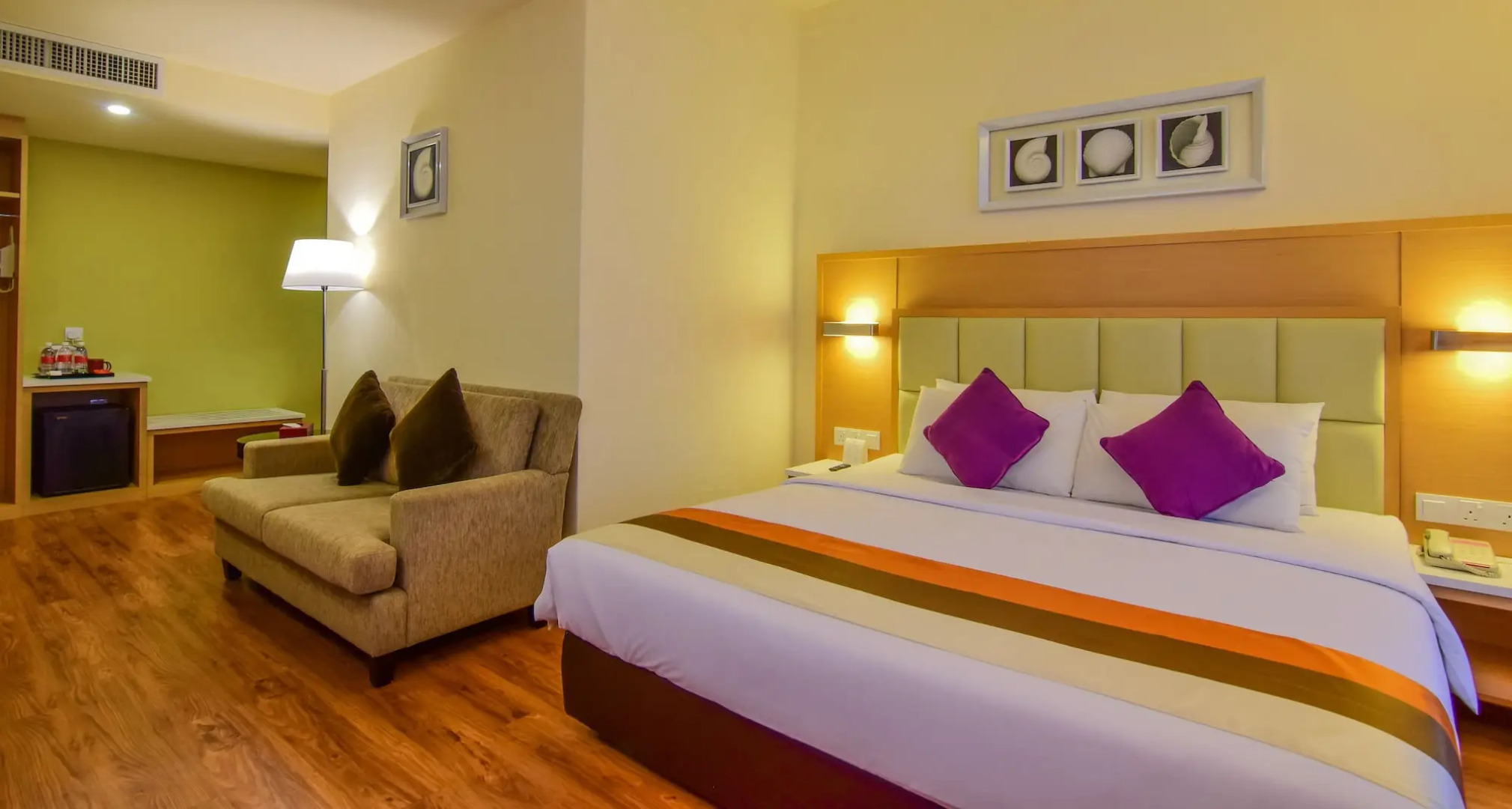 By the Sea @ Cozy Beachfront Home