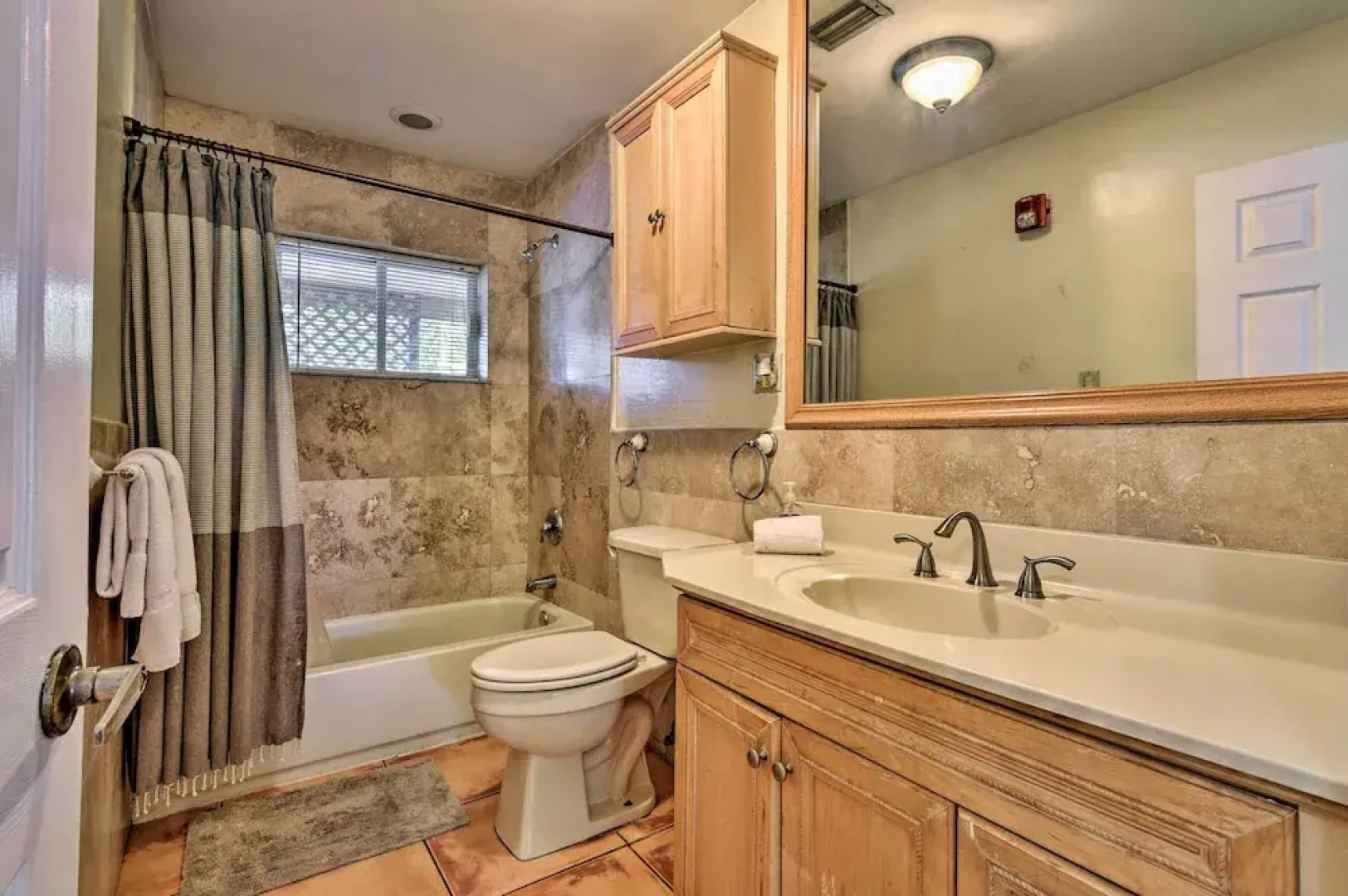 Quaint Central Miami Bungalow: 10 Mi to Mid-beach!