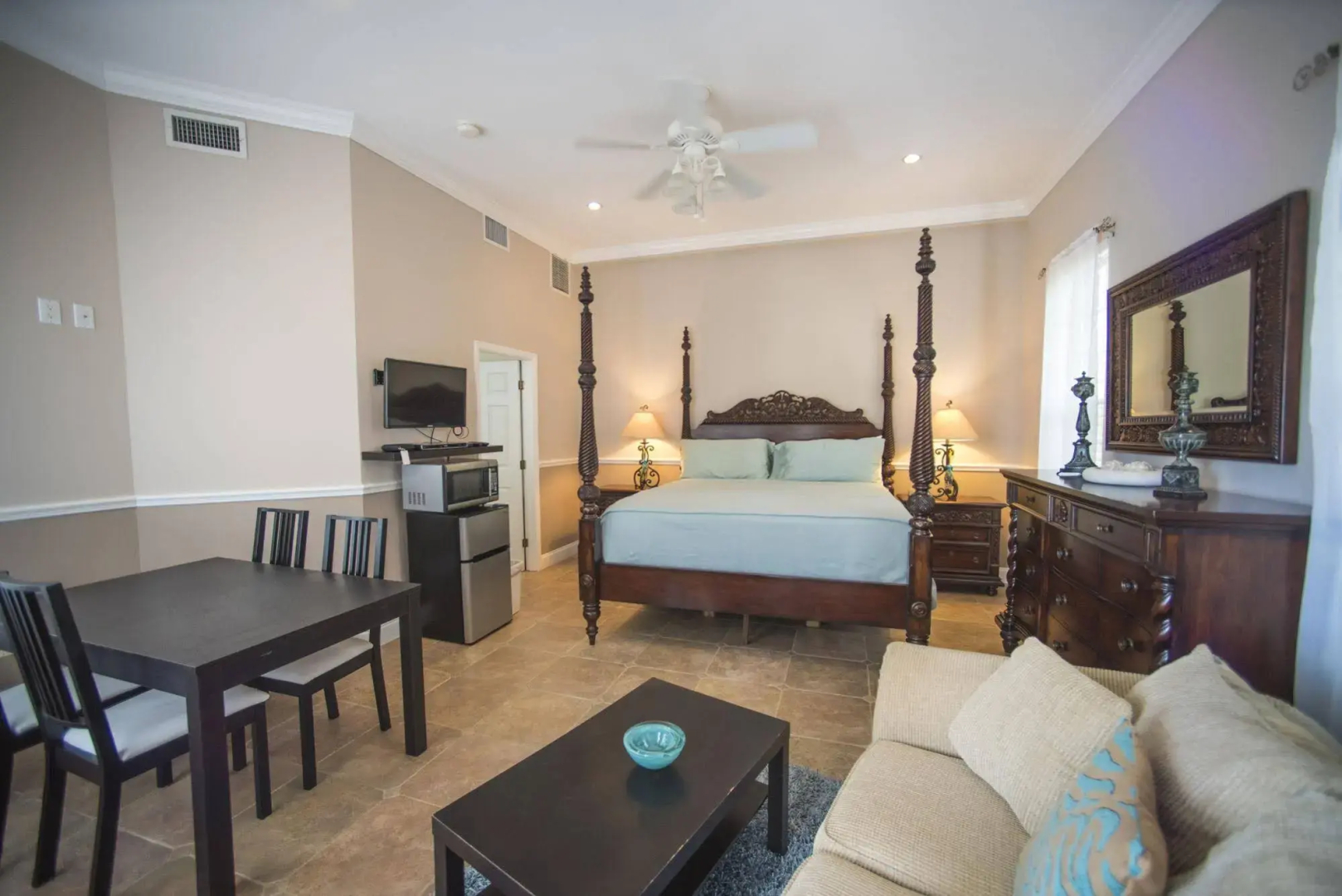 Shangri-La Boutique Bed & Breakfast