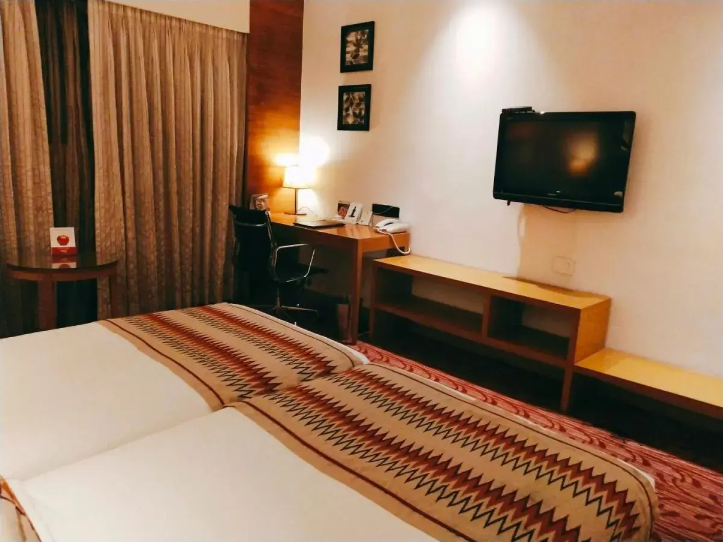 Pride Plaza Hotel, Kolkata