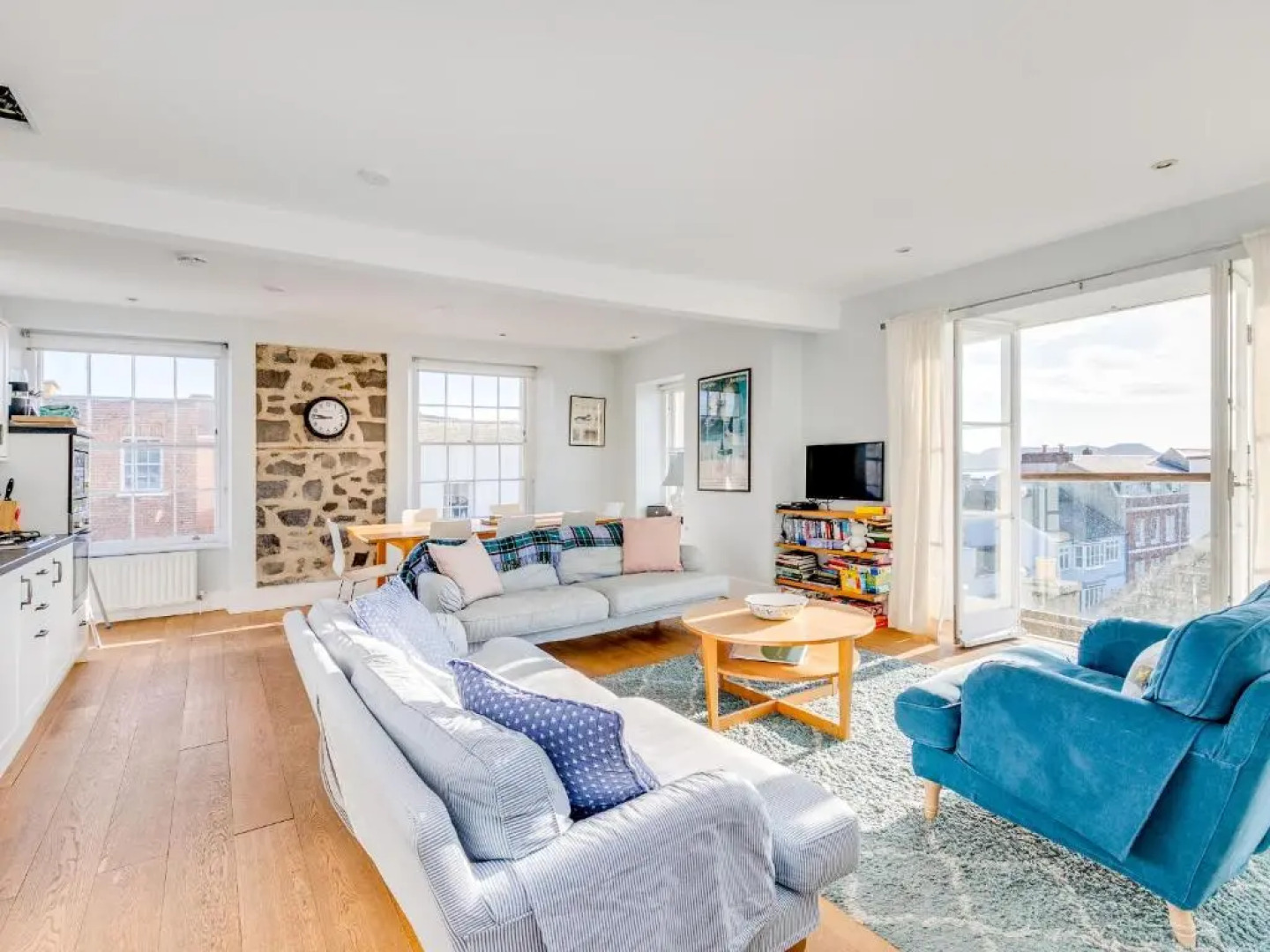 Apt 3, 26 Broad Street