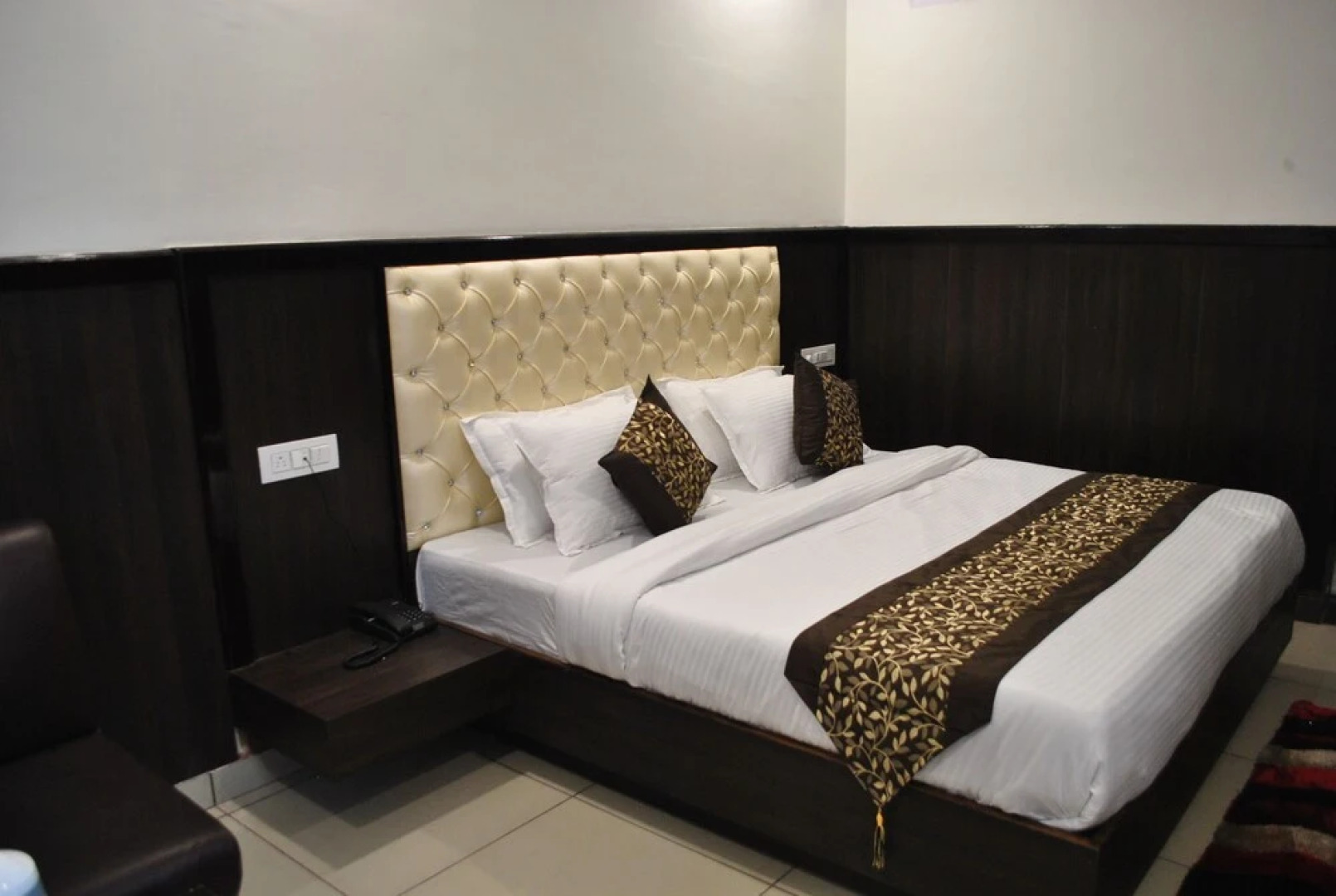 Green Hotel & Restaurant