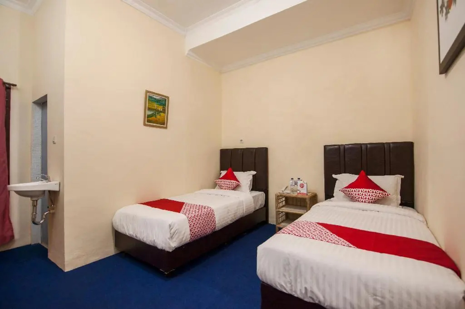 OYO 719 Penginapan Panatapan Almonsari Resort