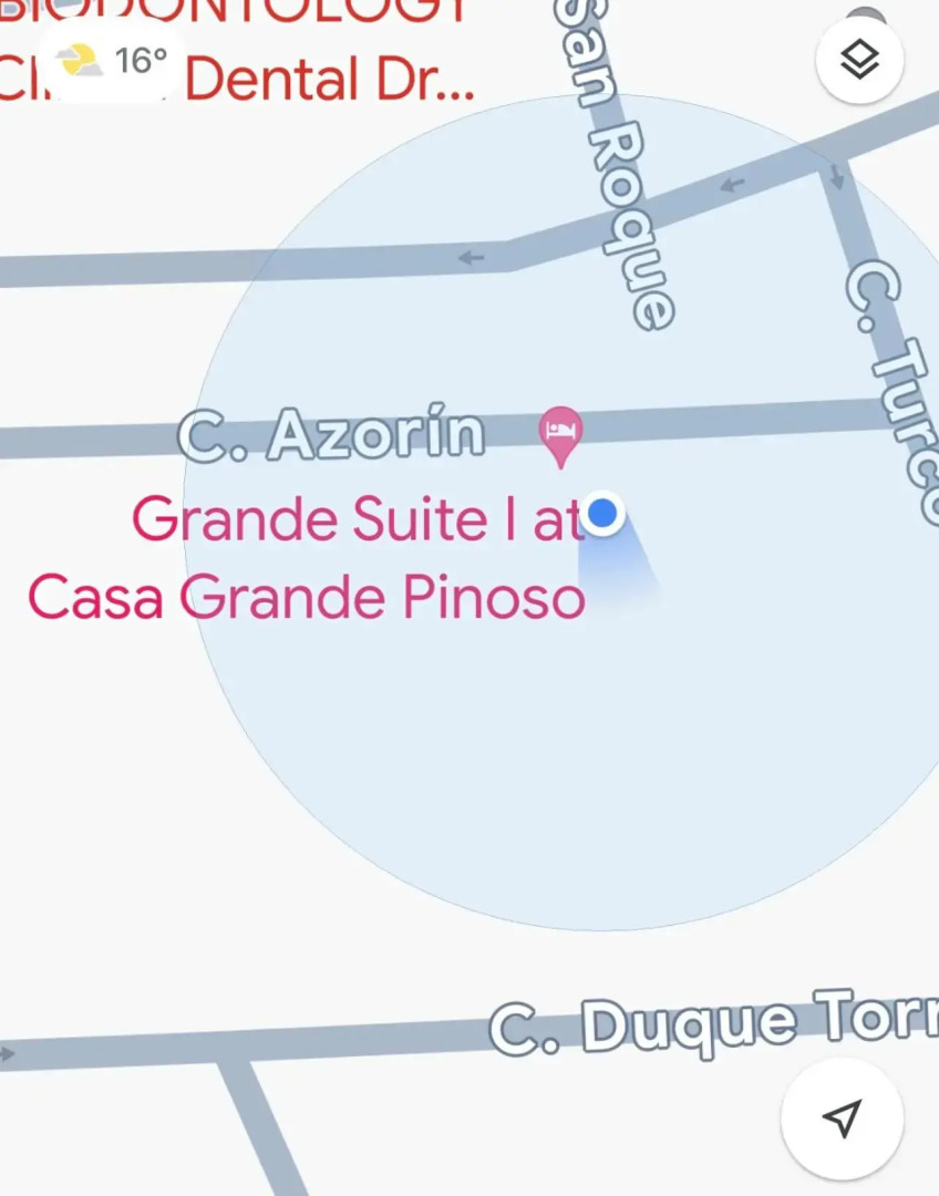 Self Catering Garden Apartment with a Private Garden and Shared Pool