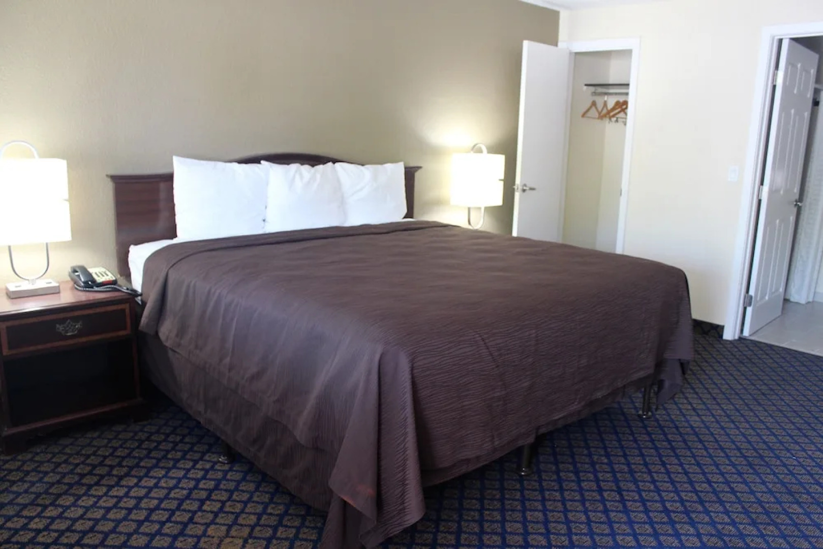 Oregon Trail Inn & Suites