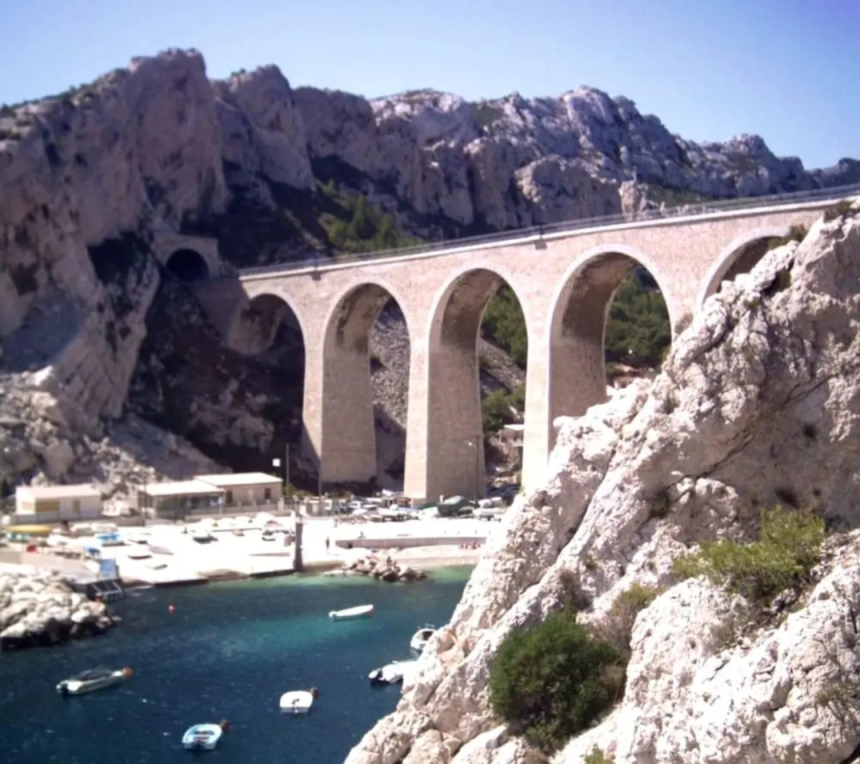Apartment With one Bedroom in Le Rove, With Wonderful Mountain View and Enclosed Garden - 800 m From the Beach