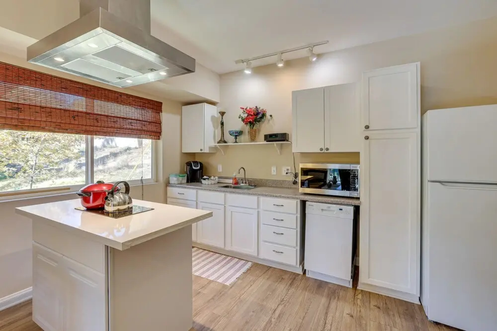 Quaint Abode ~ 6 Mi to Snow Valley Mountain Resort