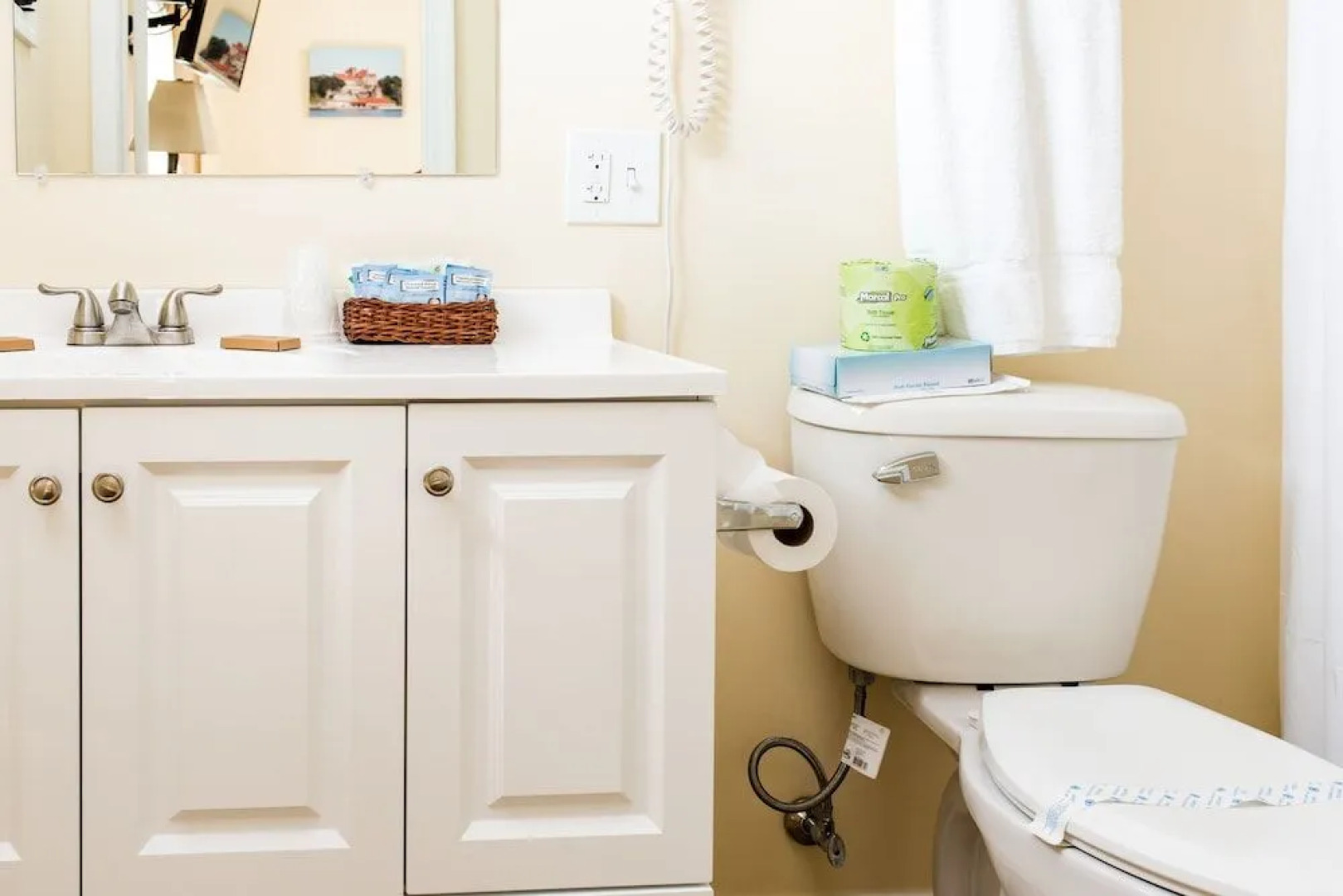 Capt.'s Inn & Suites