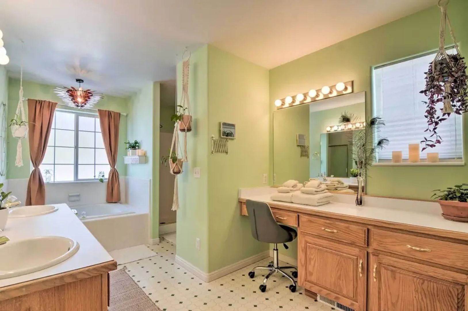 Sunny Retreat ~ 12 Mi to Brian Head Resort!