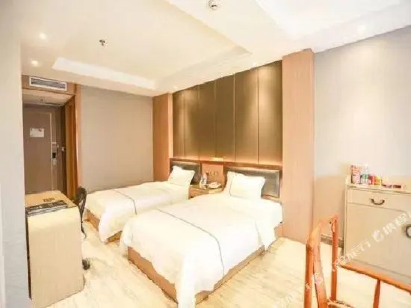 Super 8 Jinzhou Nanhuan Road Changjiang University