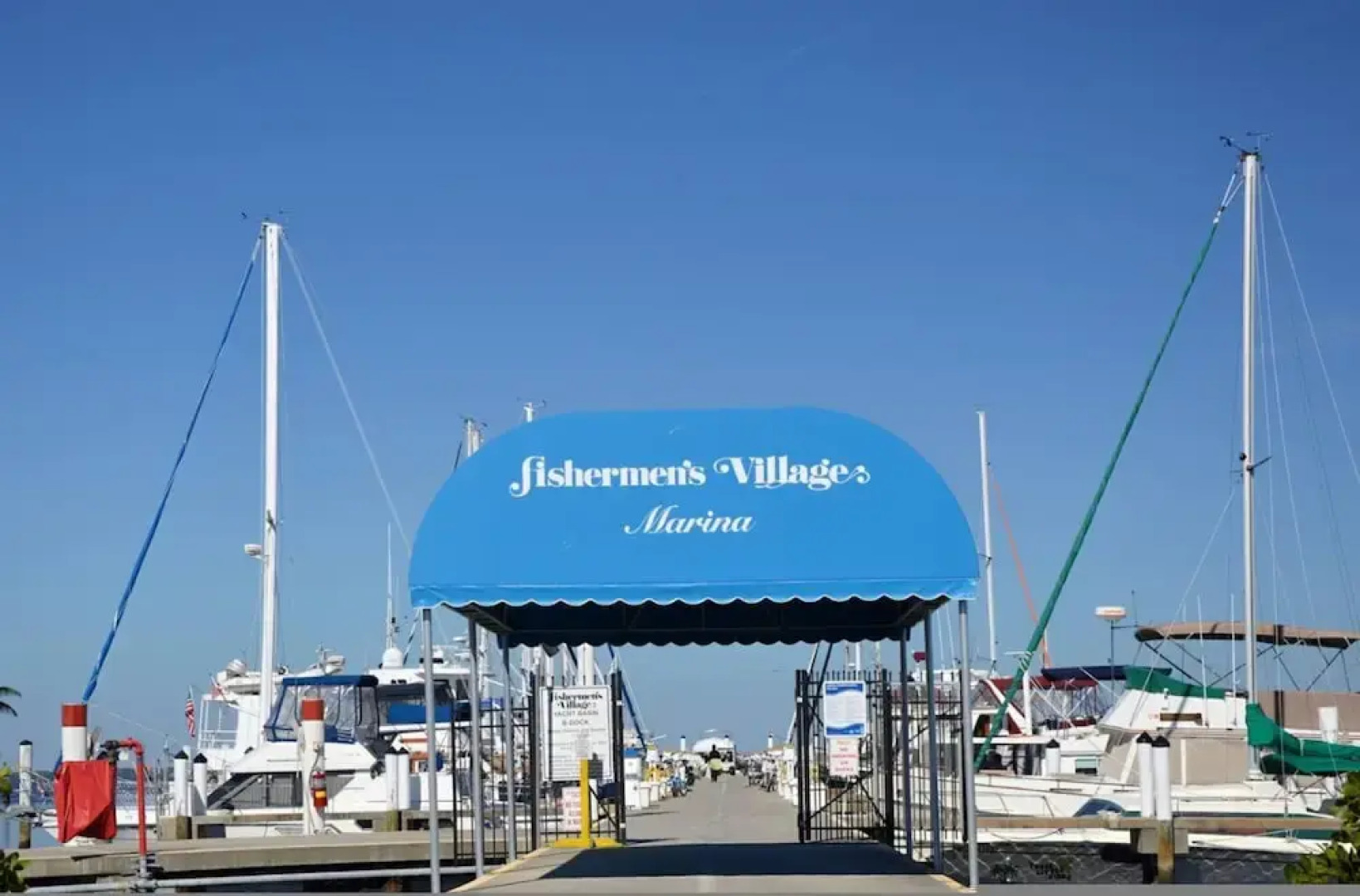 Tranquility - Waterfront Villa With Pool Dock