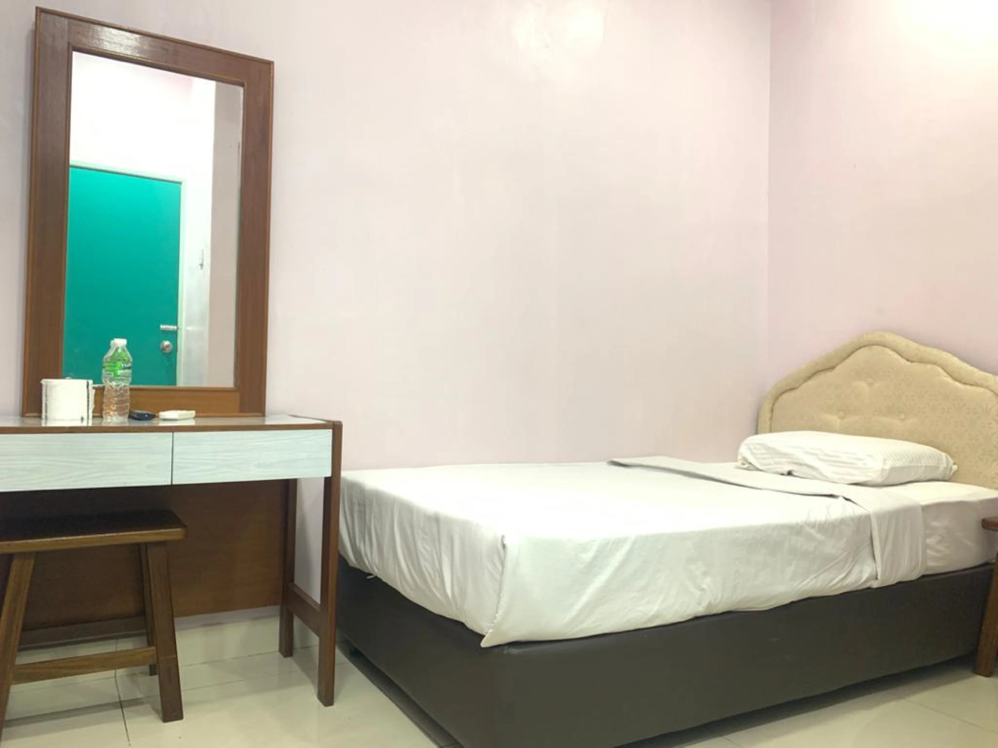 OYO 89877 Sun Triang Hotel