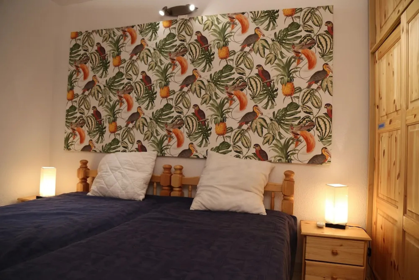 Les Pieds Dand L'Eau