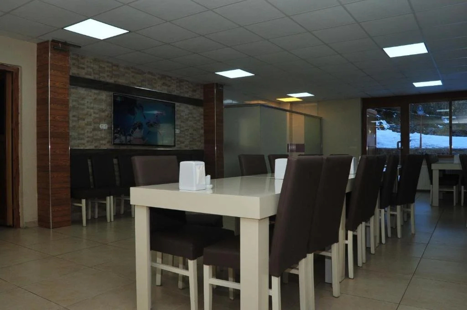Cam Hotel & Restaurant 2