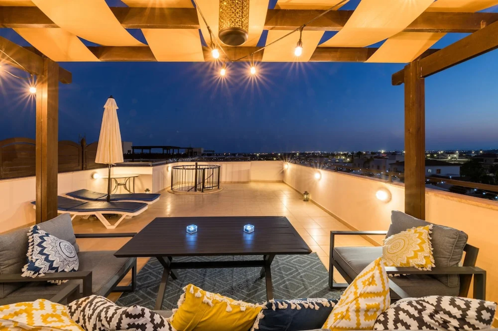 Private Roof Top Terrace Overlooking Pool in Pyla