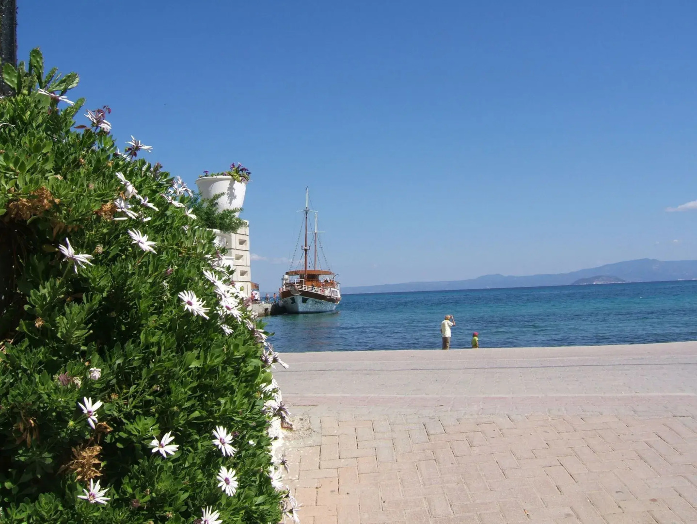 Pefki Deluxe Residences