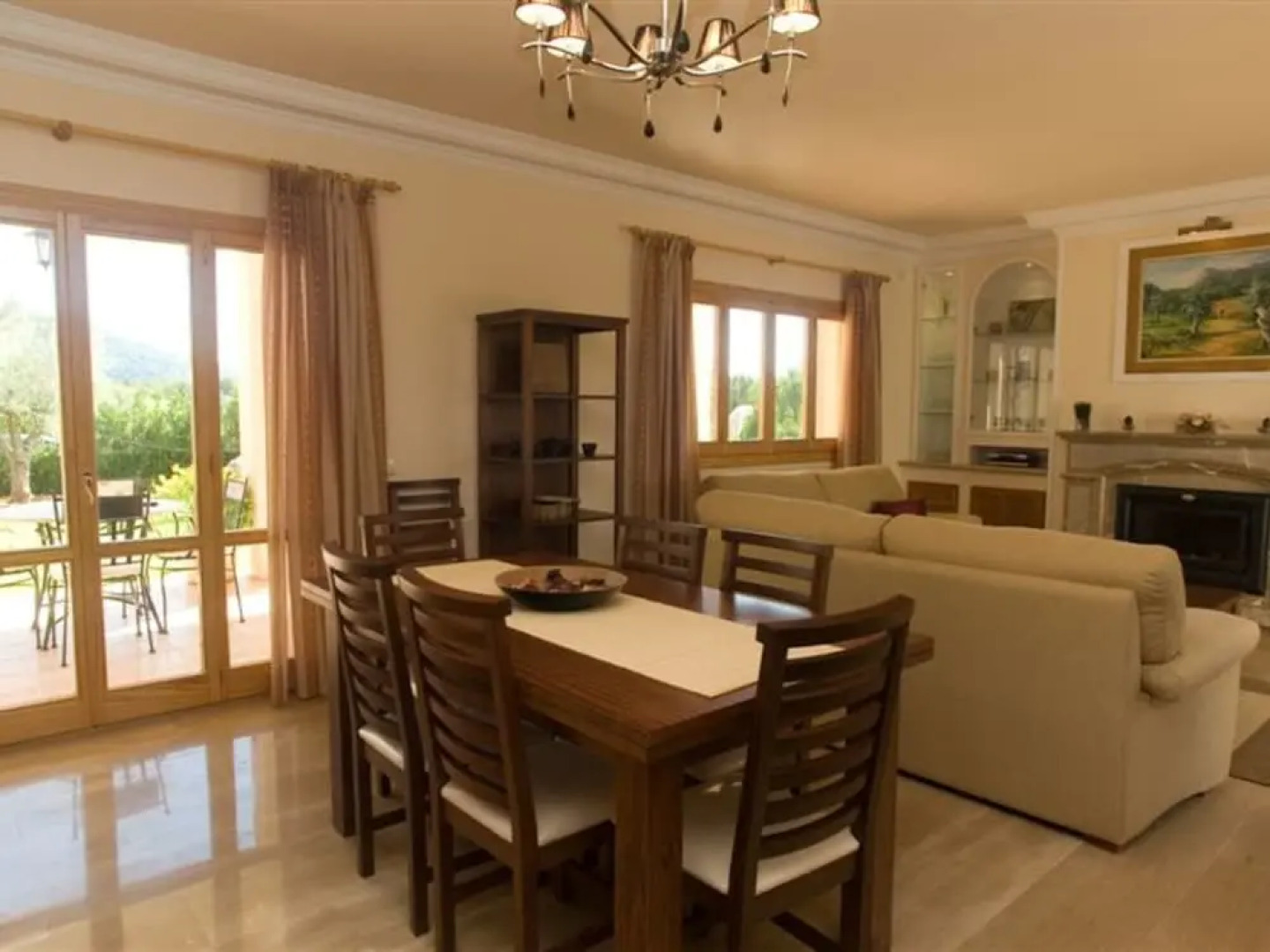 Quaint Villa with Jacuzzi in Sa Pobla